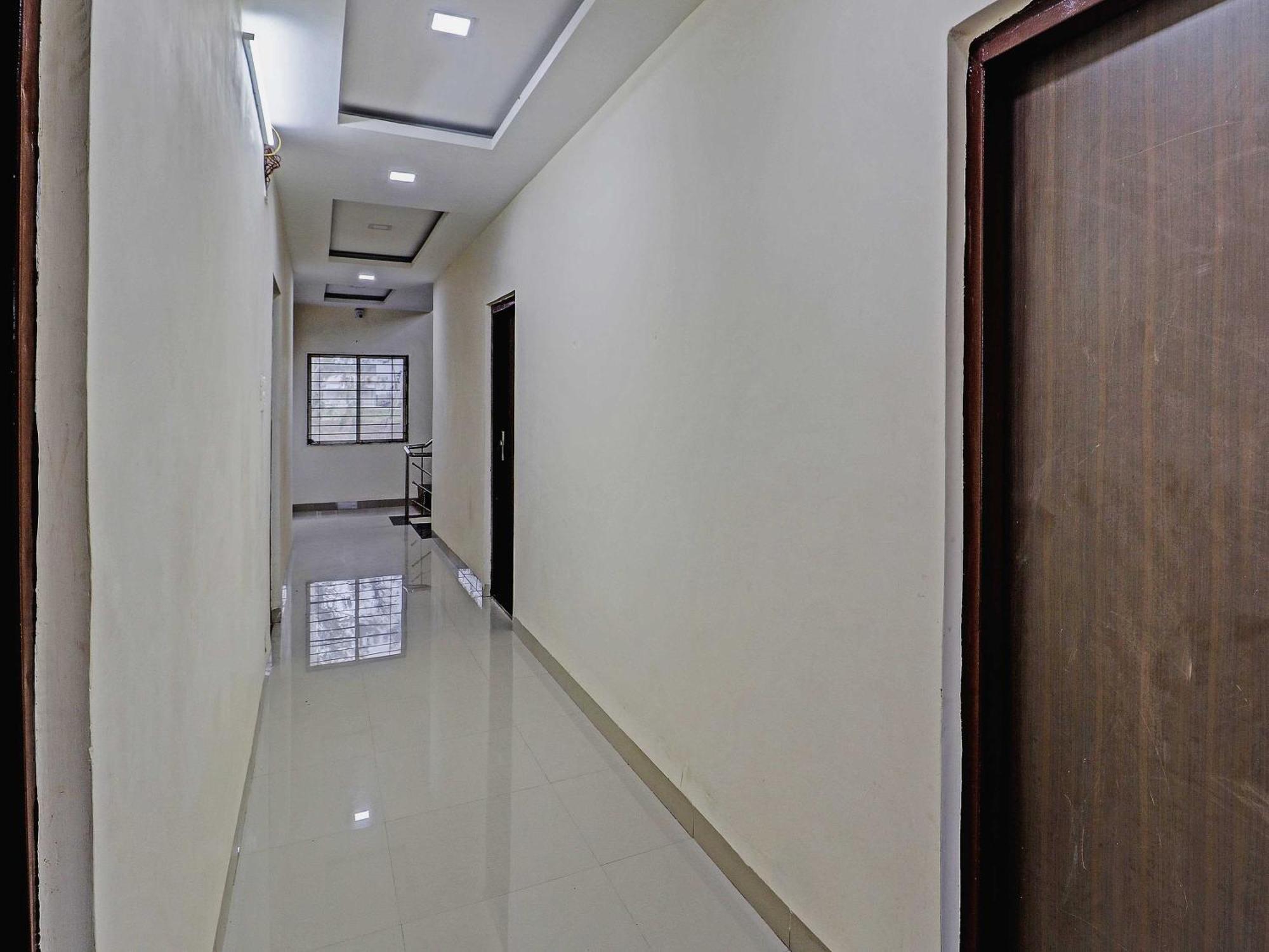 Super Hotel O Midway Treat Dhar Luaran gambar