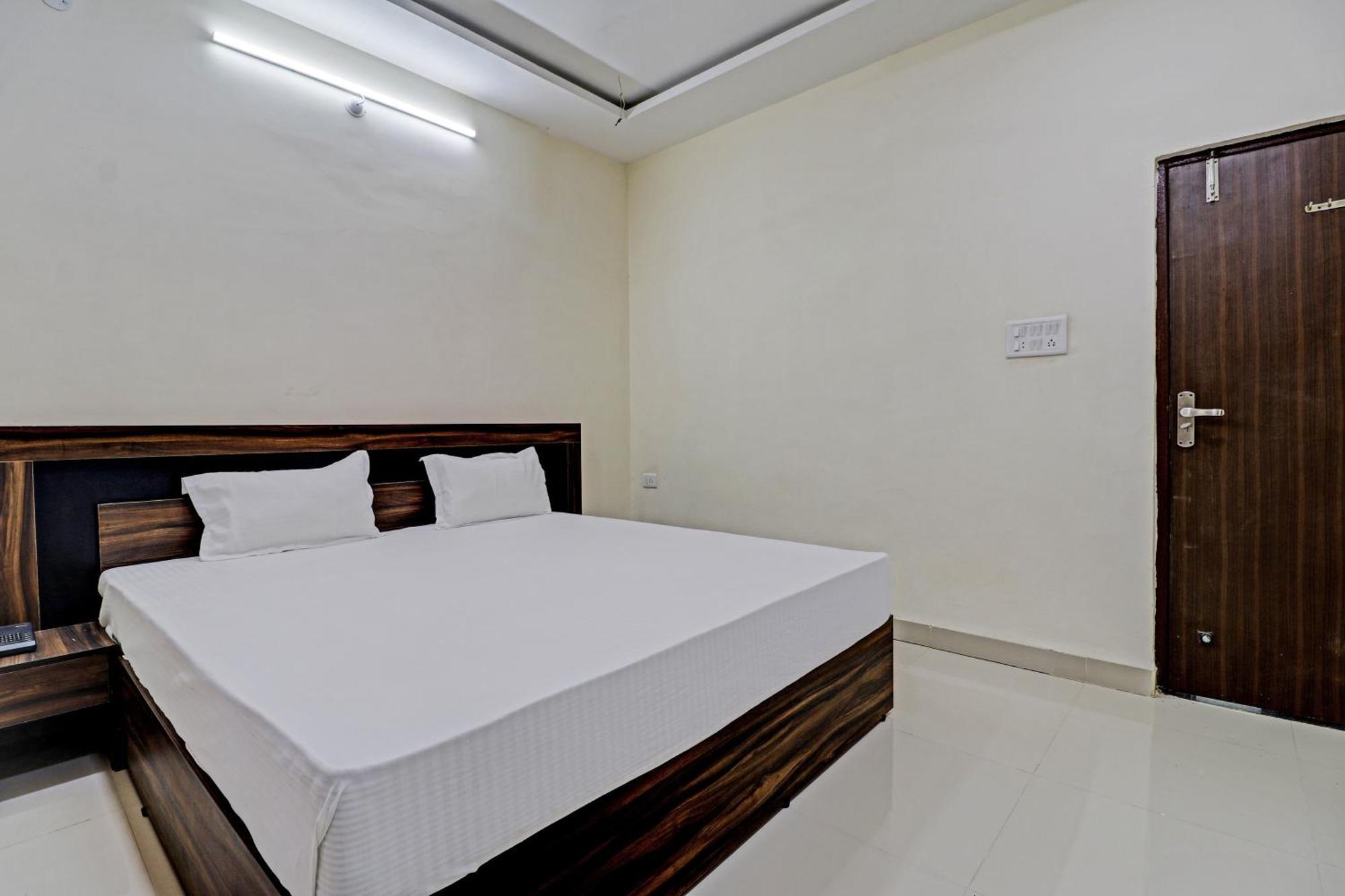 Super Hotel O Midway Treat Dhar Luaran gambar